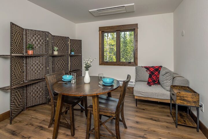 4 Bdrm 4.5 Bath - Family Room