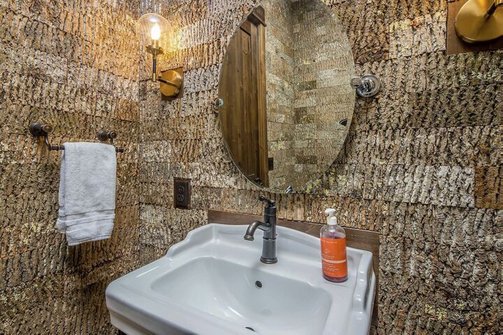 4 Bdrm 4.5 Bath - Bathroom