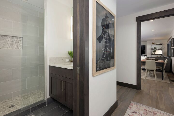 5 Bdrm 4.5 Bath HT - Bathroom