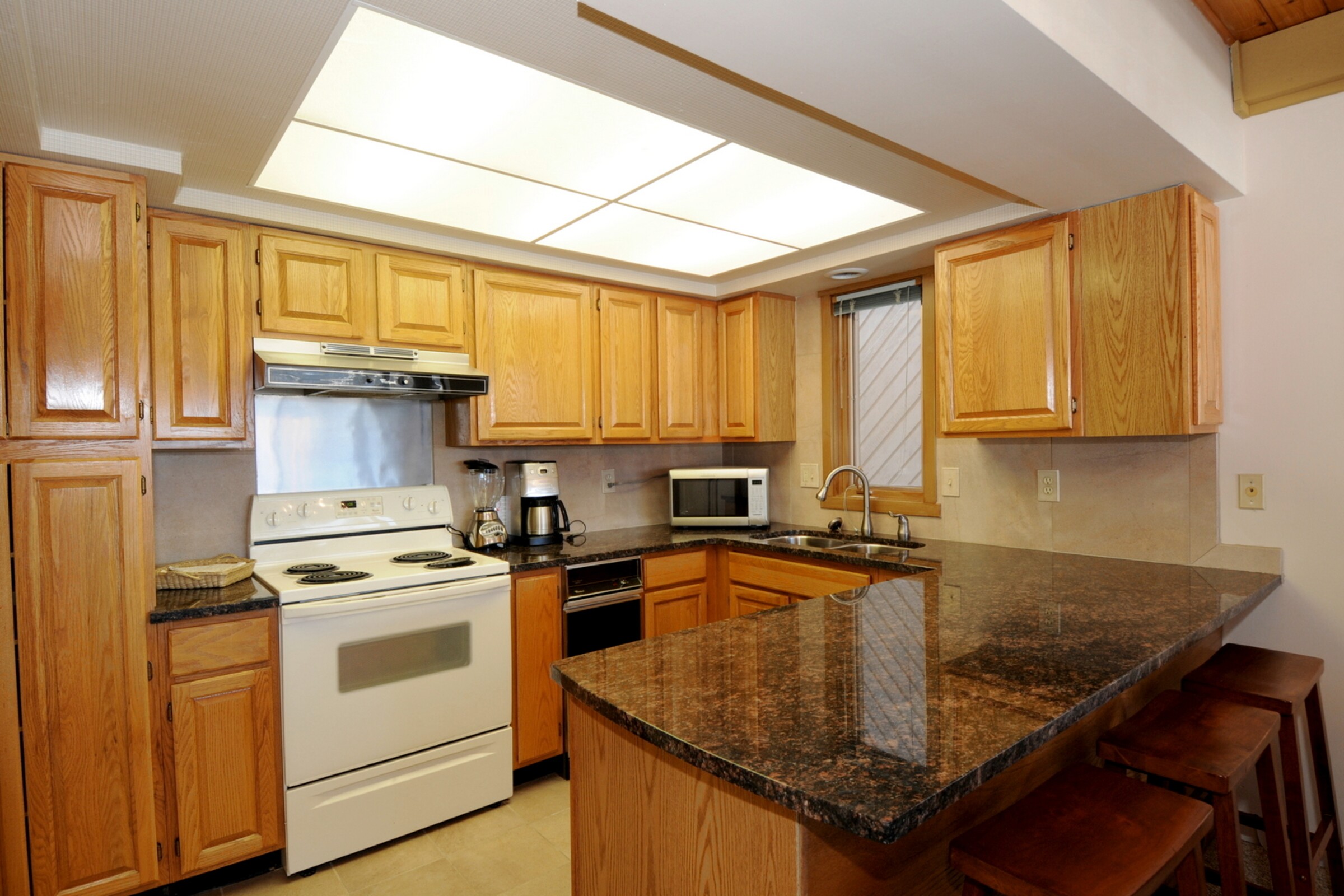 4 Bdrm - Kitchen