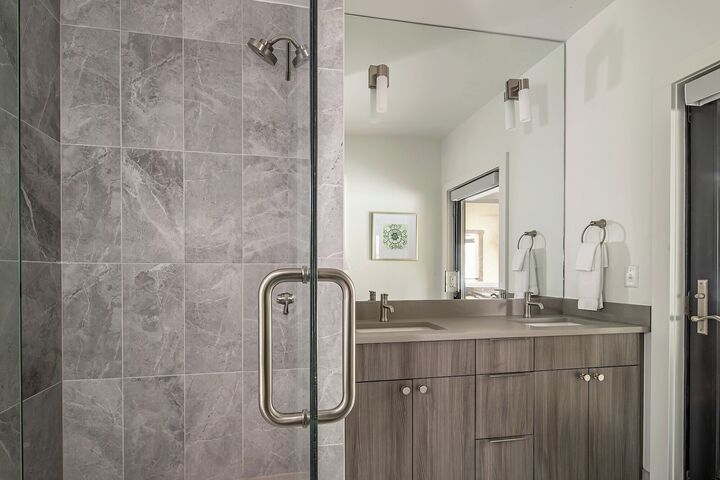 5 Slalom #301 - Master Ensuite Bathroom