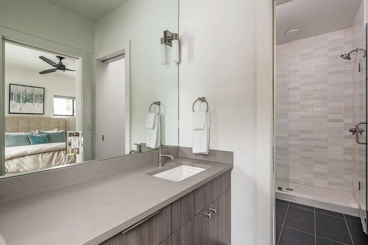 5 Slalom #301 - Ensuite Bathroom
