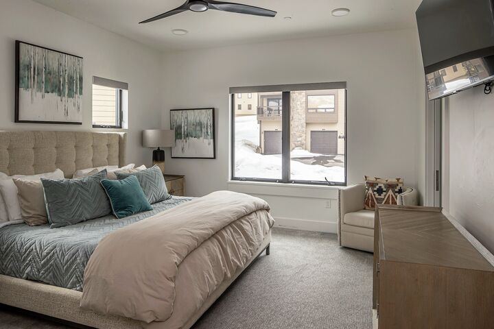 5 Slalom #301 - Bedroom