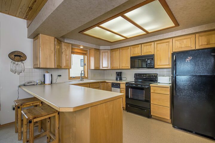 105 Beaverhead #301 - Kitchen