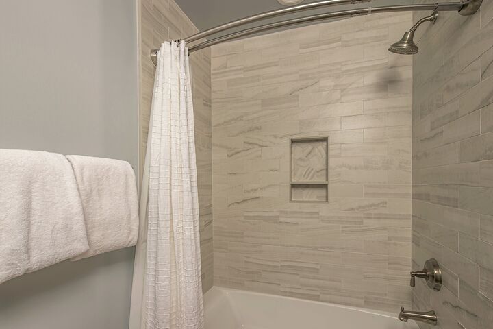 105 Beaverhead #301 - Ensuite Bathroom
