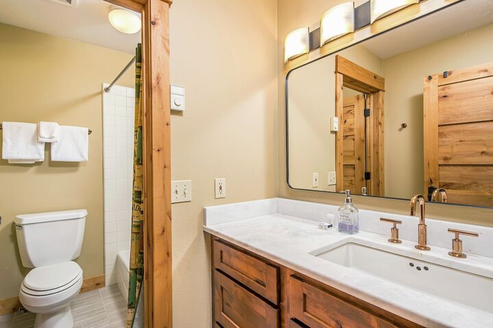 Master Ensuite Bathroom