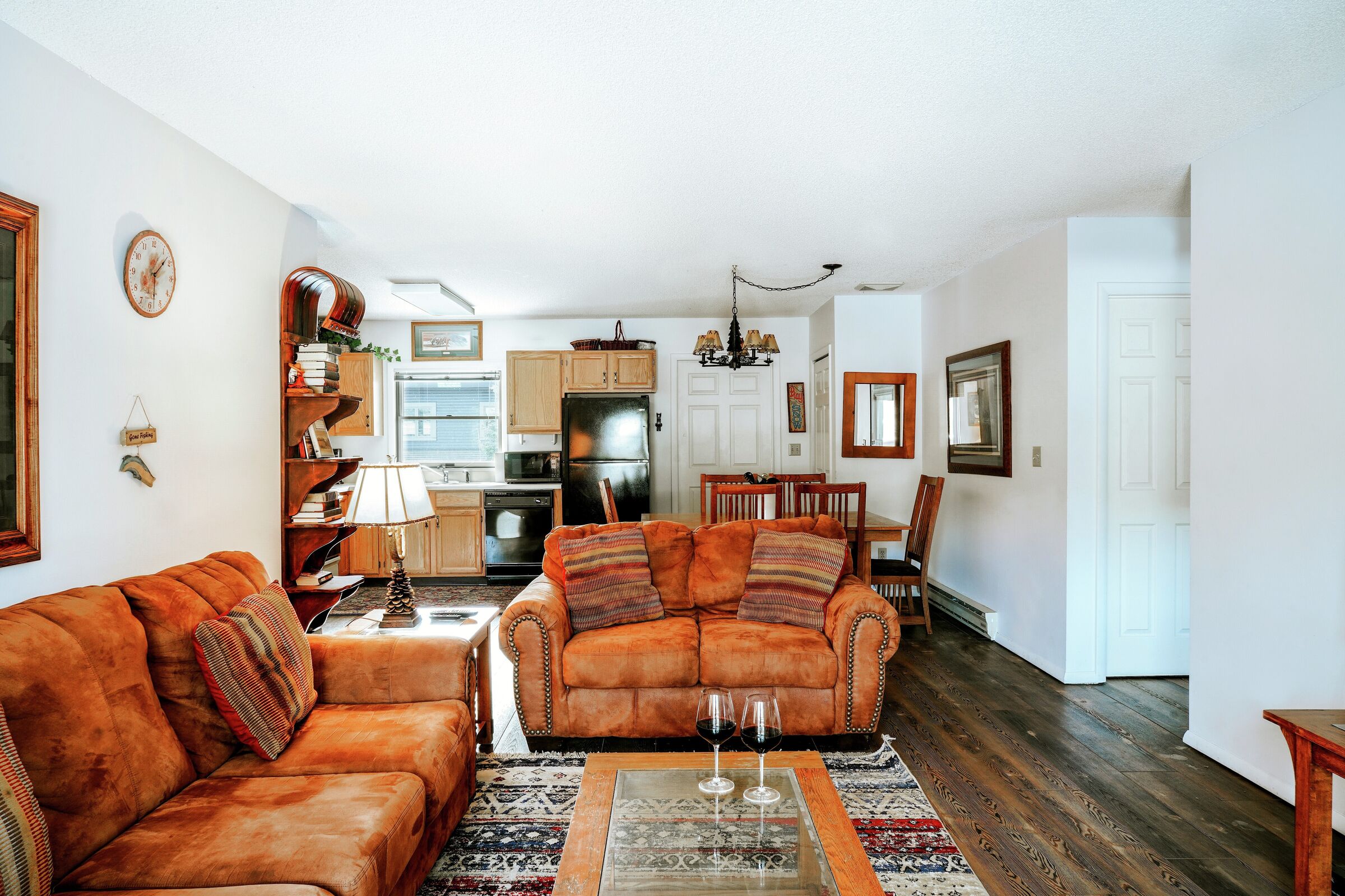 Living Area & Dining Area