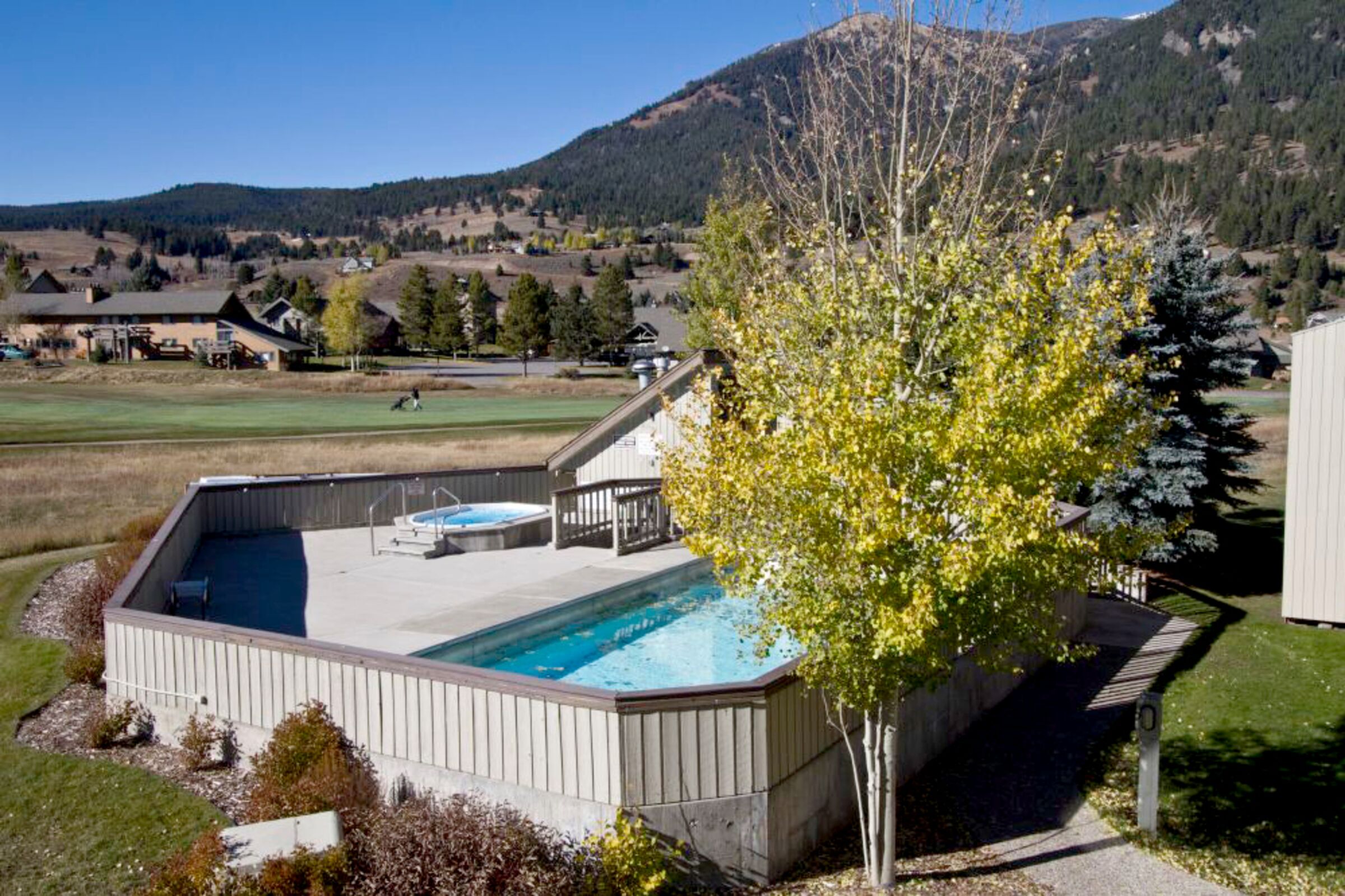 Outdoor Pool & Hot Tub