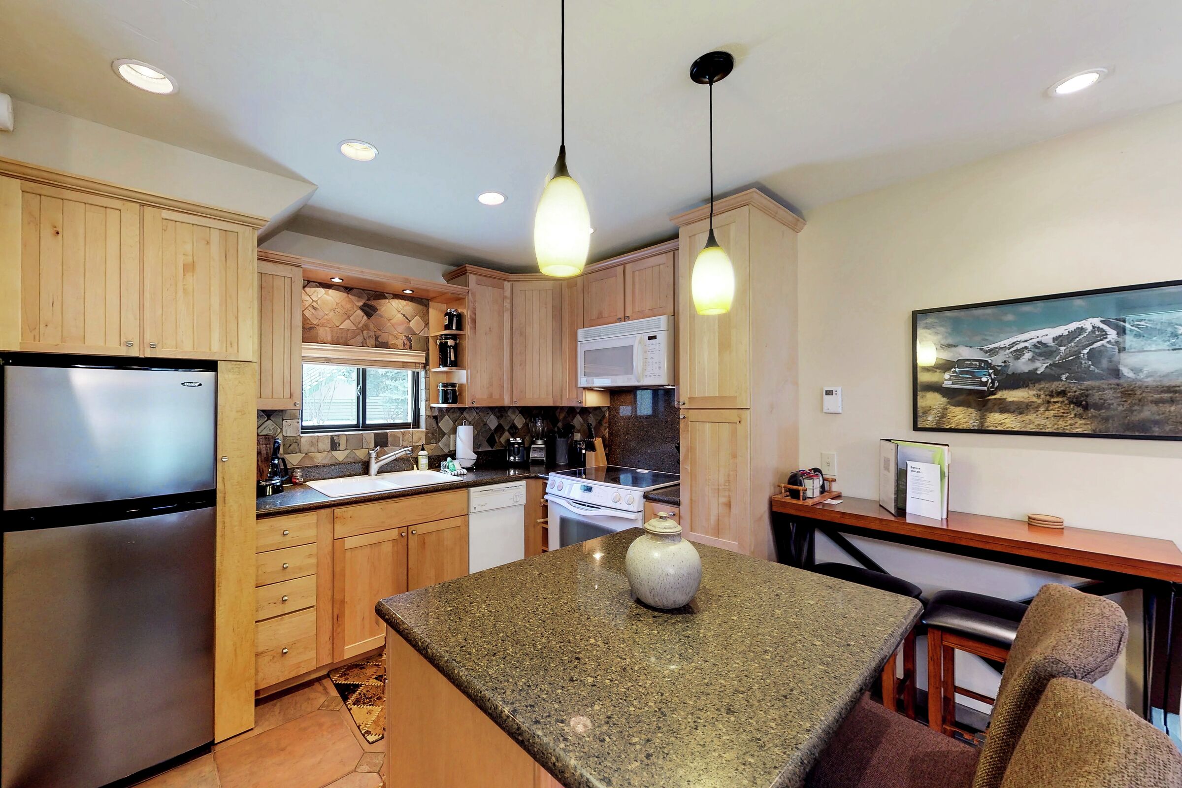 #01 - Ketchum Treehouse - Kitchen & Dining Room