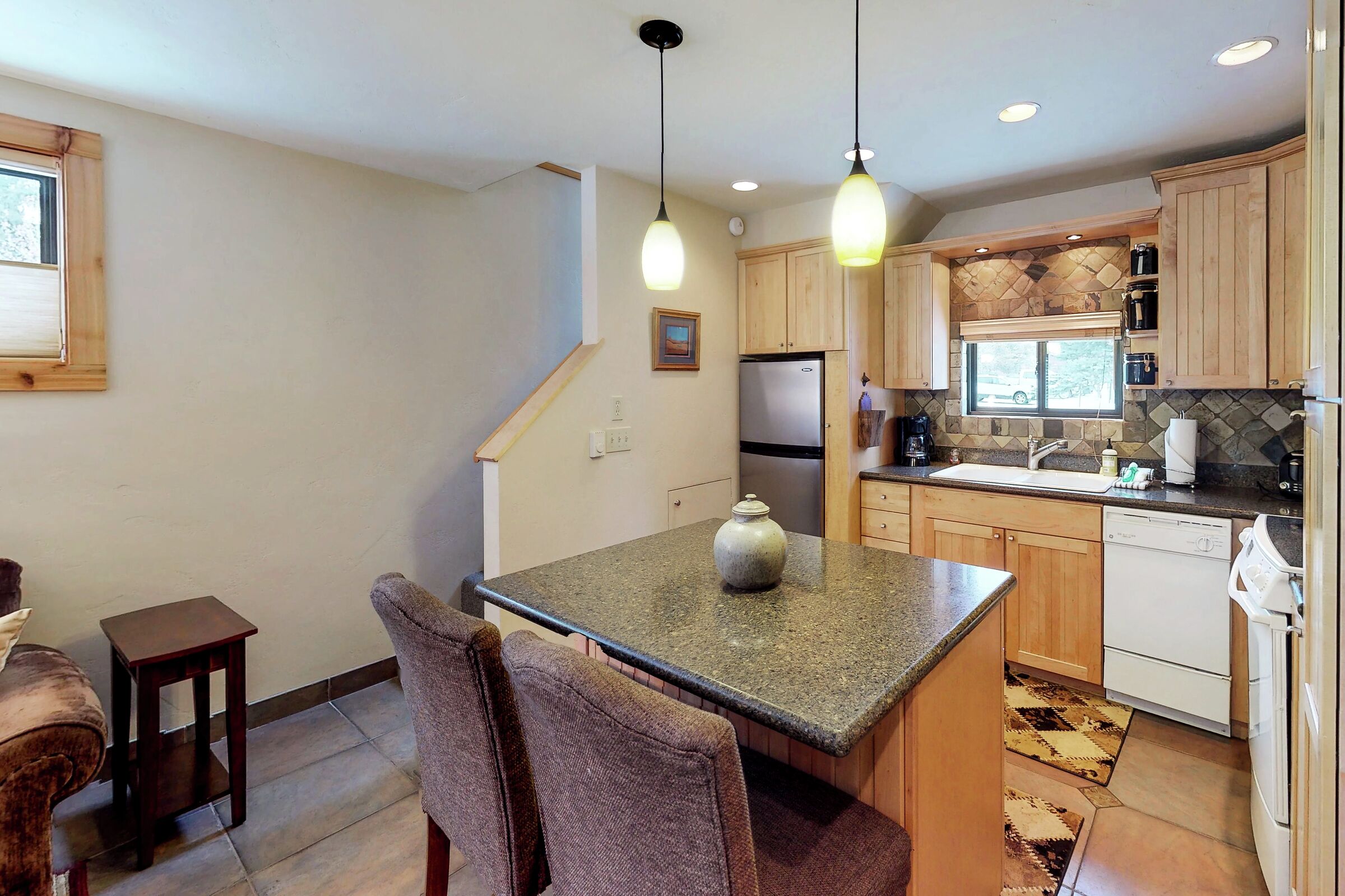 #01 - Ketchum Treehouse - Kitchen