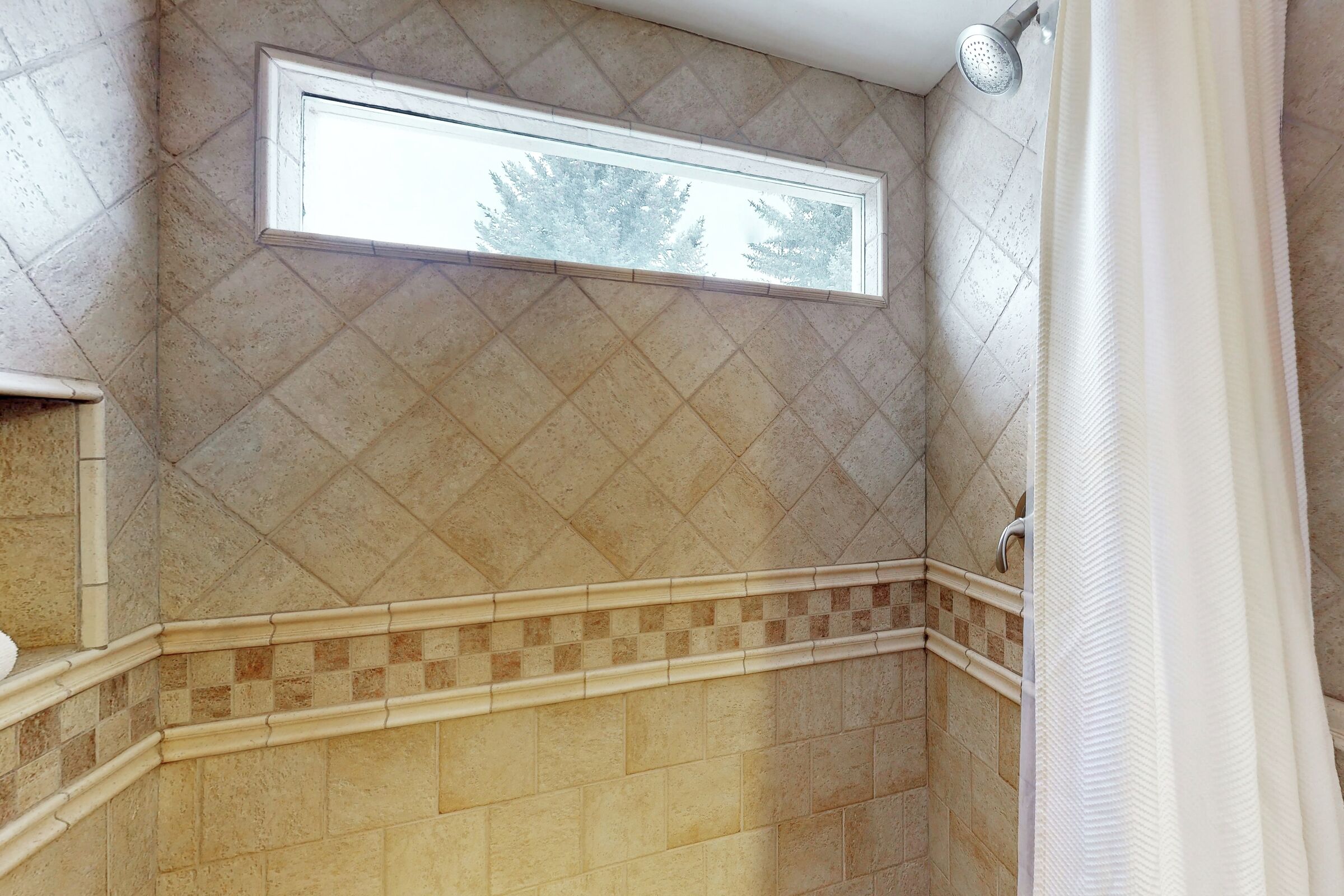 #01 - Ketchum Treehouse - Bathroom