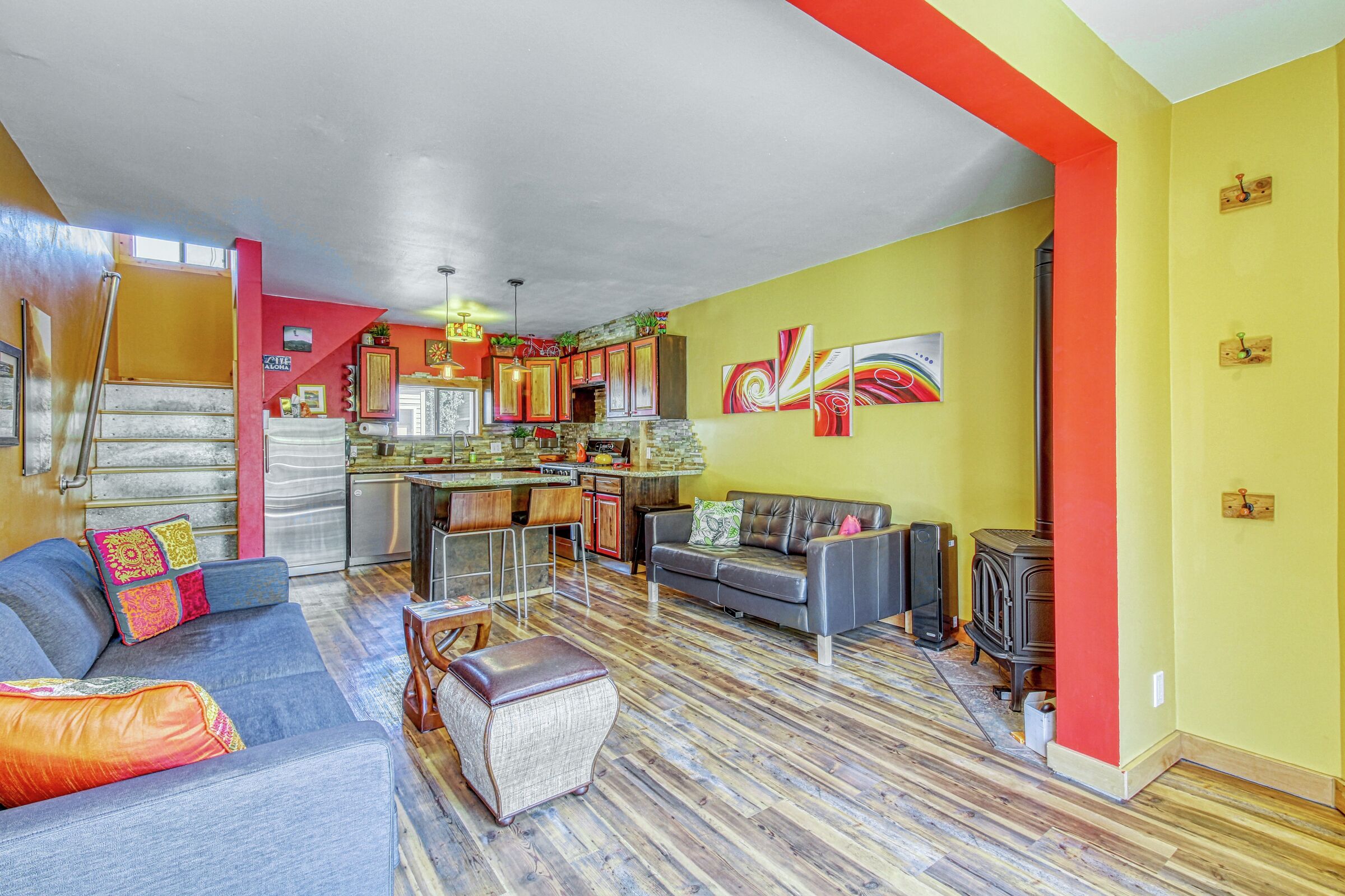 #18 - Living Room & Kitchen