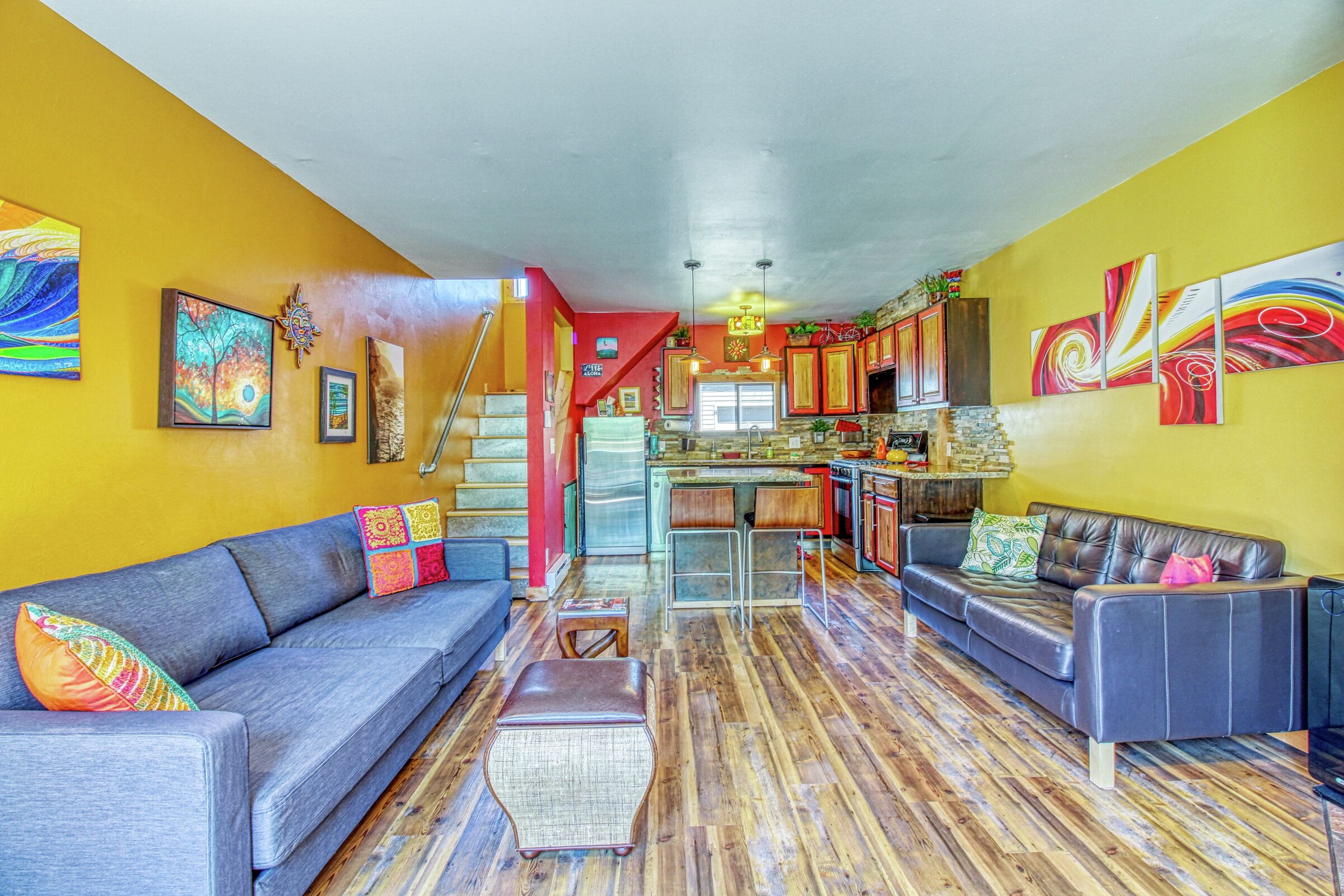 #18 - Living Room & Kitchen