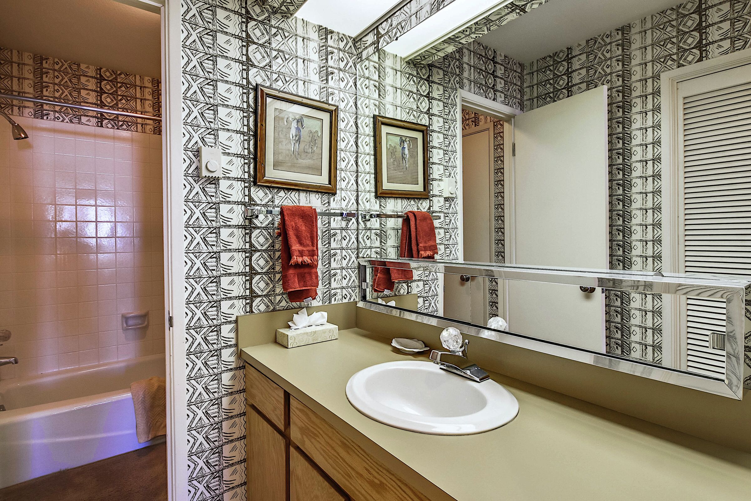 #34 - Bathroom