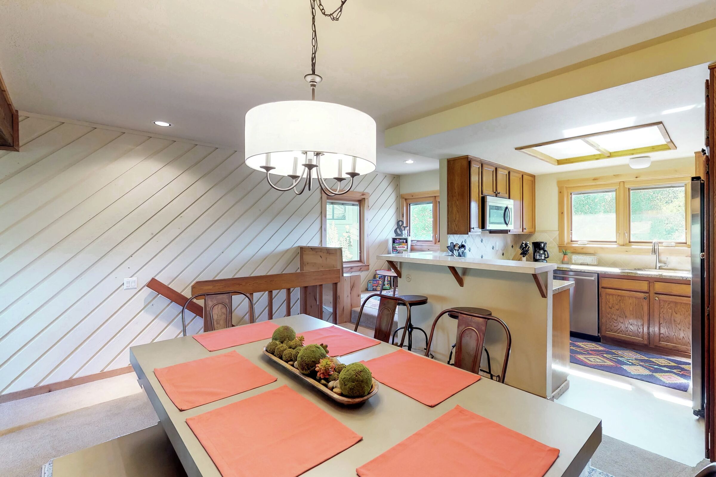 Dining Room & Kitchen