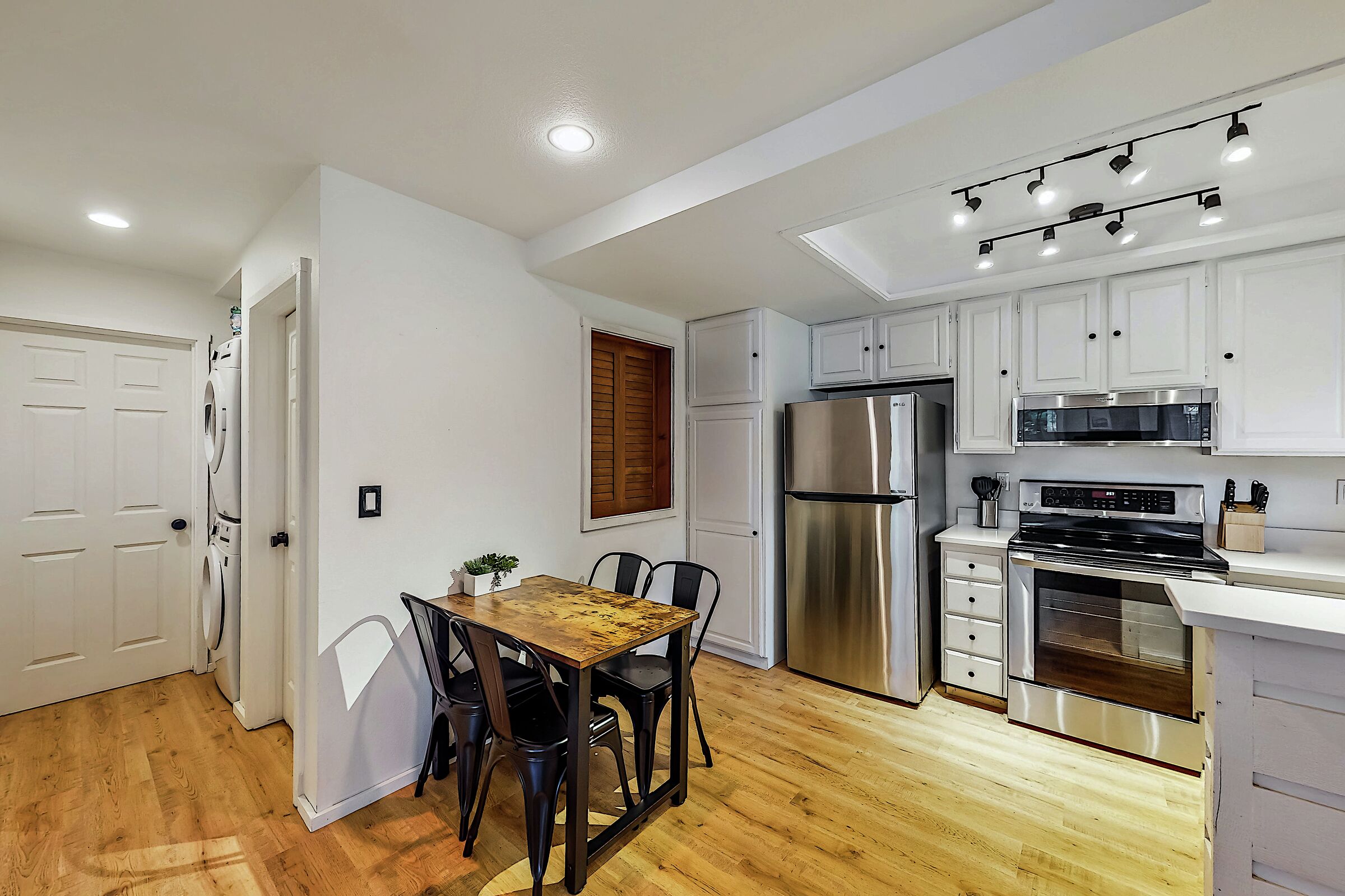 Kitchen & Dining Room