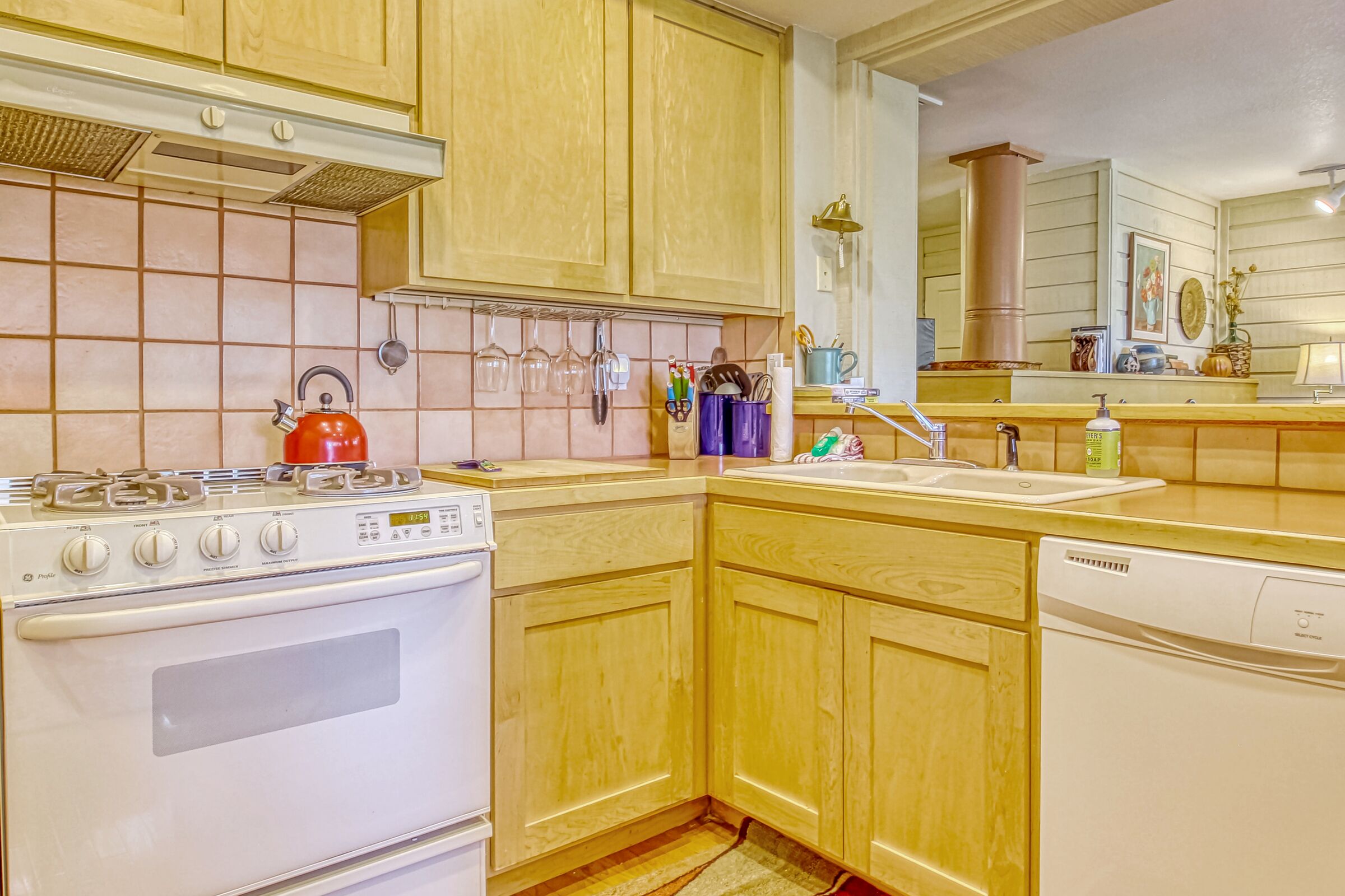 #4016 - Kitchen
