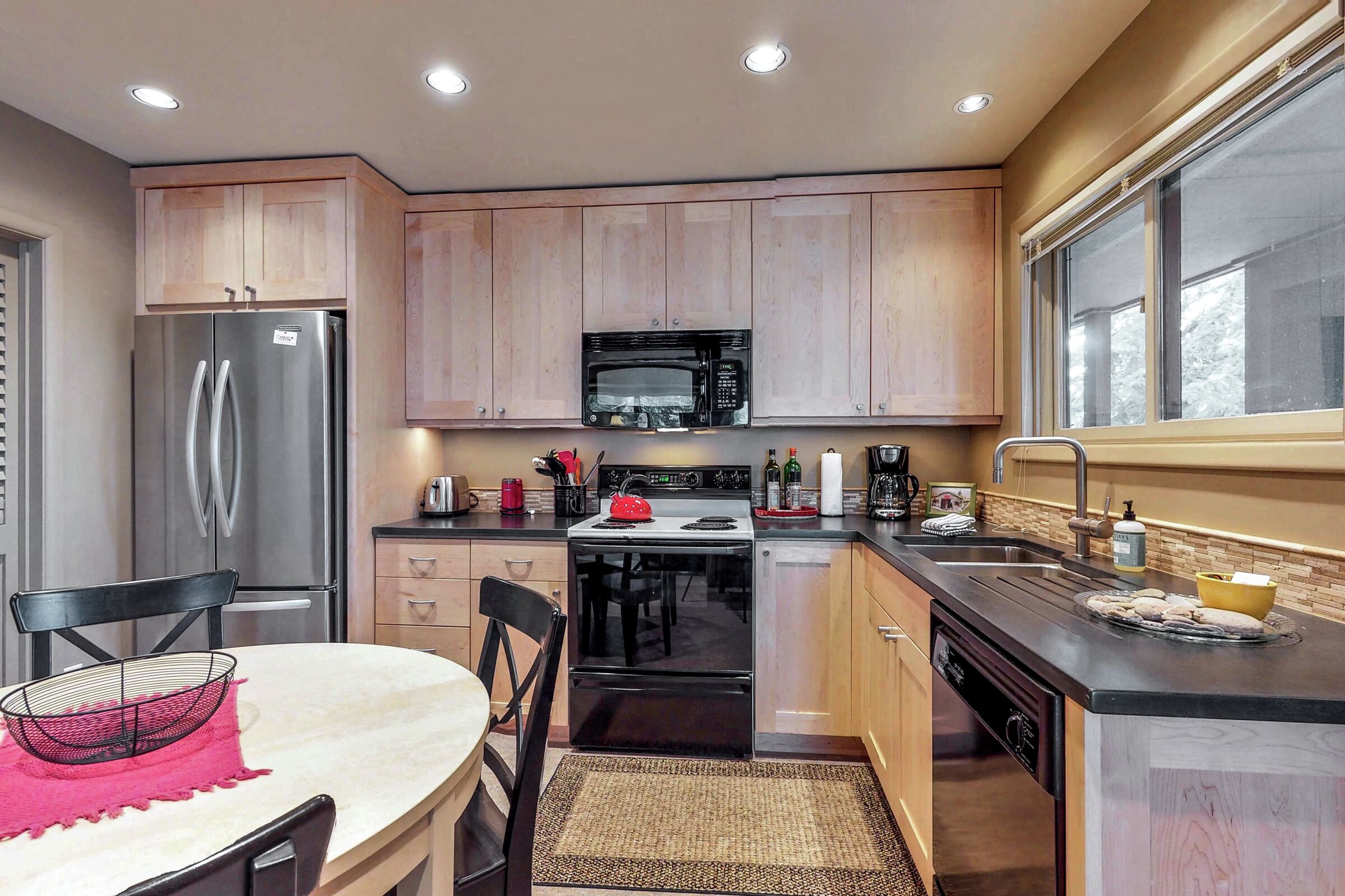 Kitchen & Dining Room