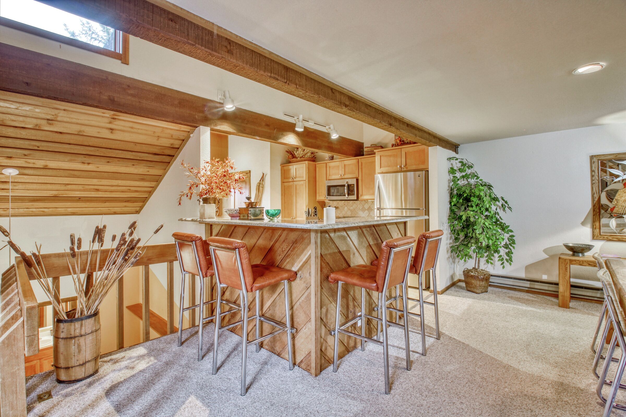 Dining Room & Kitchen