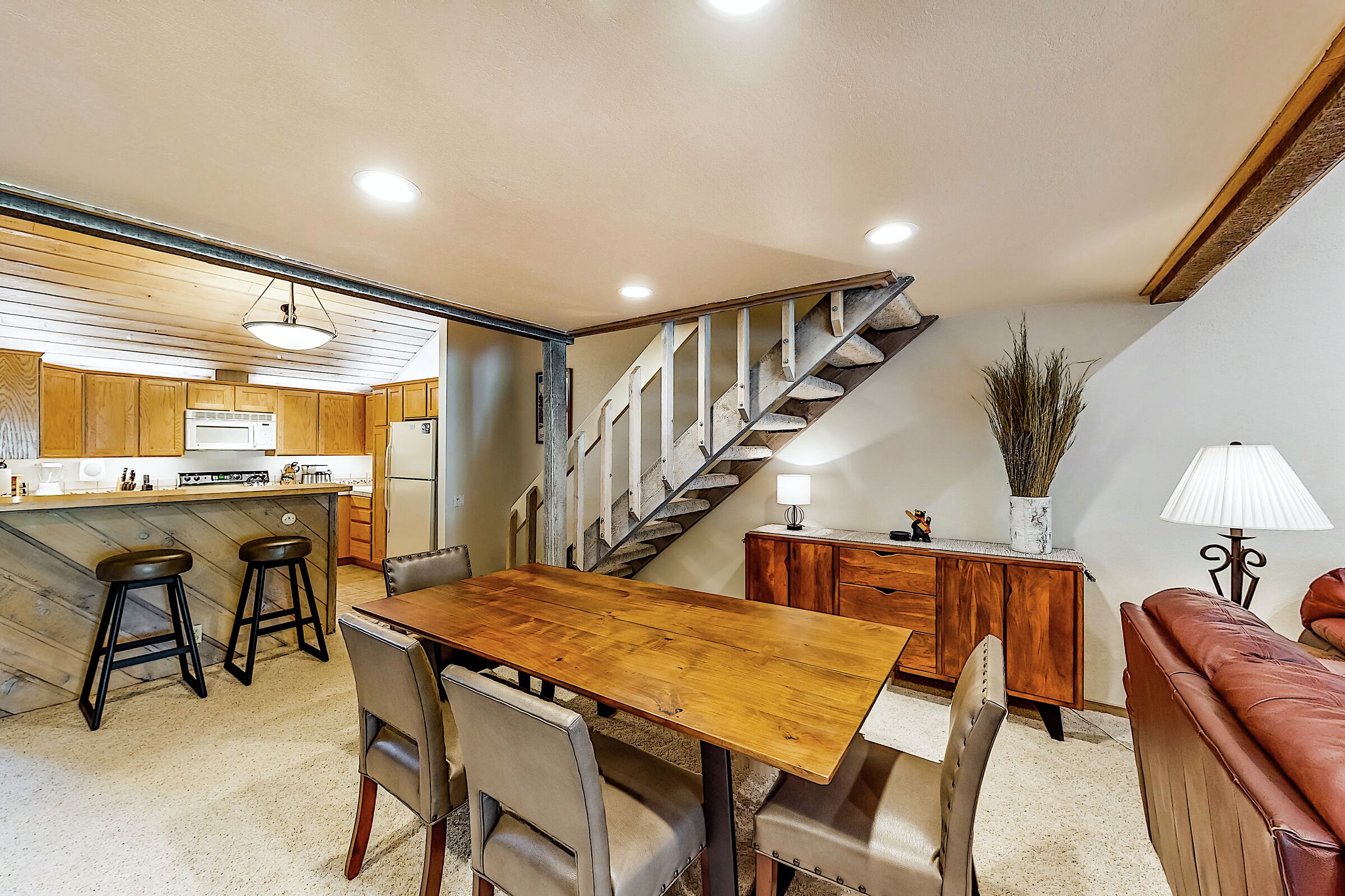 Dining Room & Kitchen