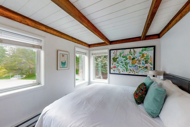#1056 - Sun & Ski - Master Bedroom