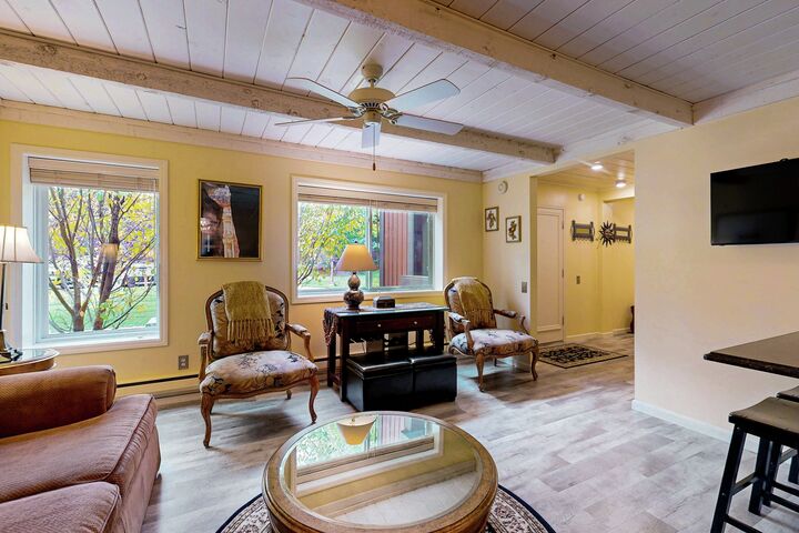 #1094 - Living Area