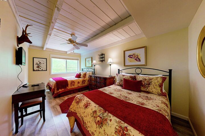 #1094 - Bedroom