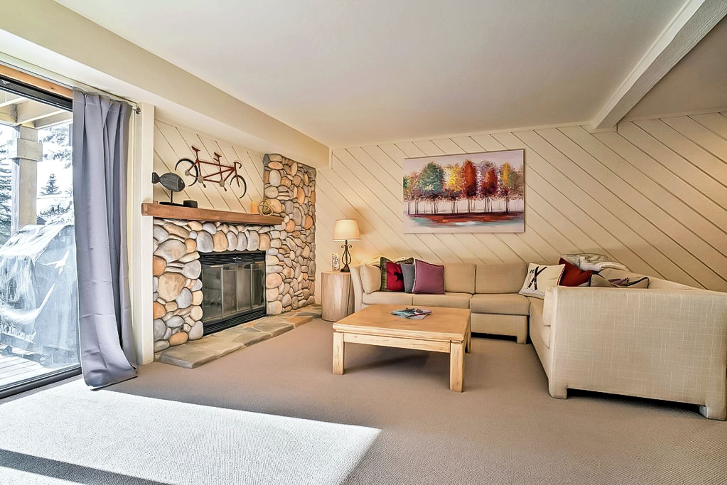 #4311 - Living Room