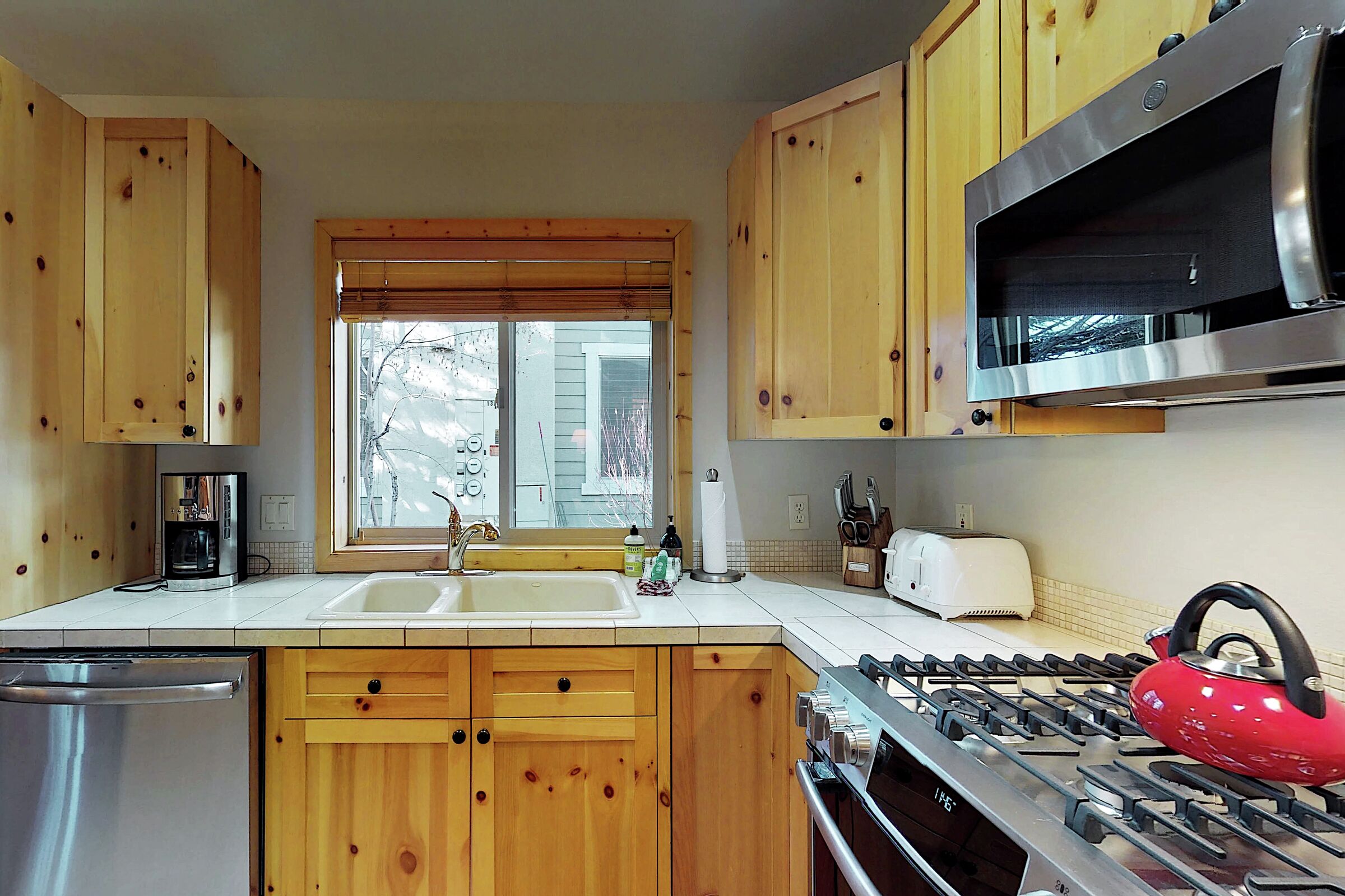 #110C - Getaway at The Fields - Kitchen