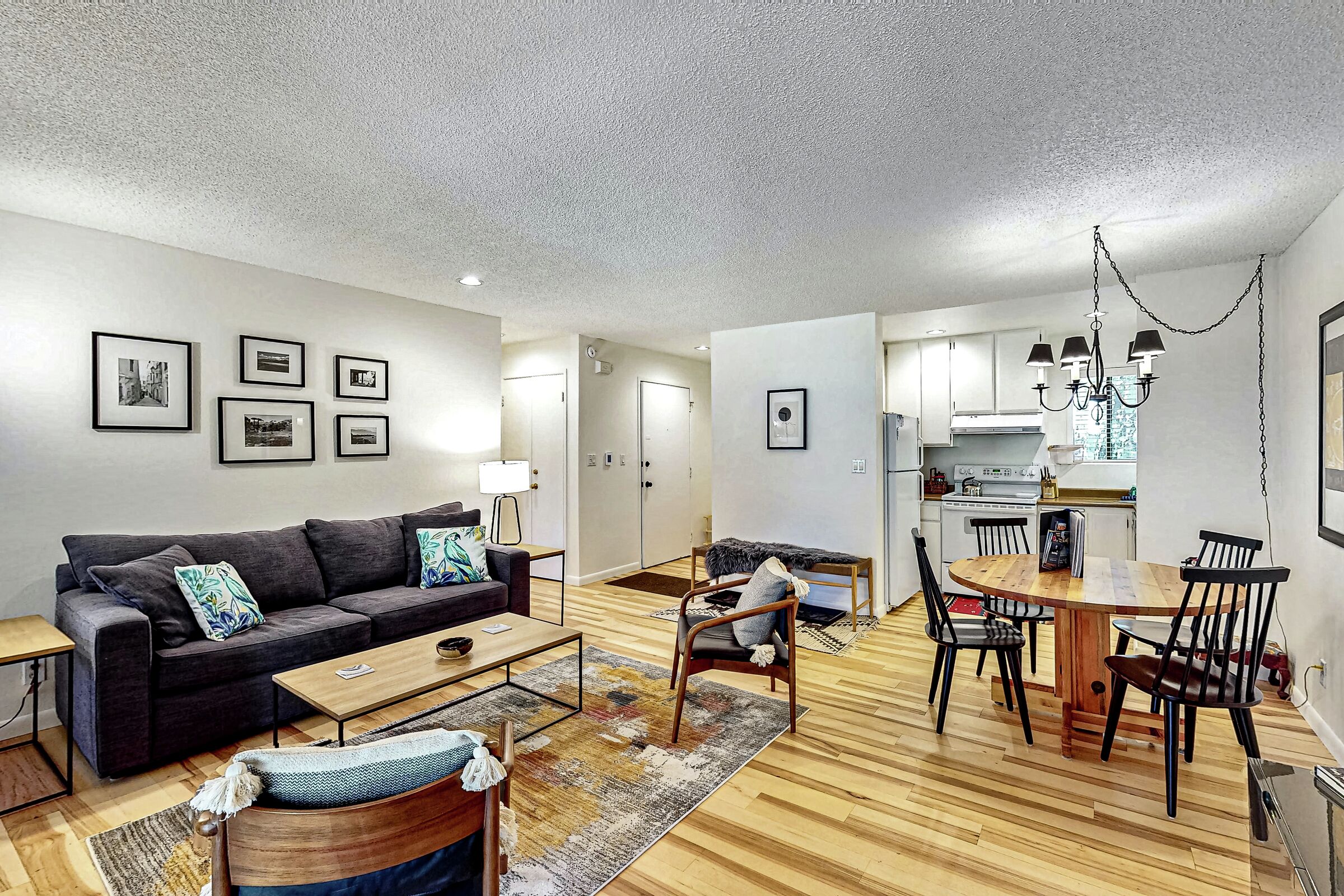 #2395 - Sunny Sun Valley Getaway - Living Room & Dining Room