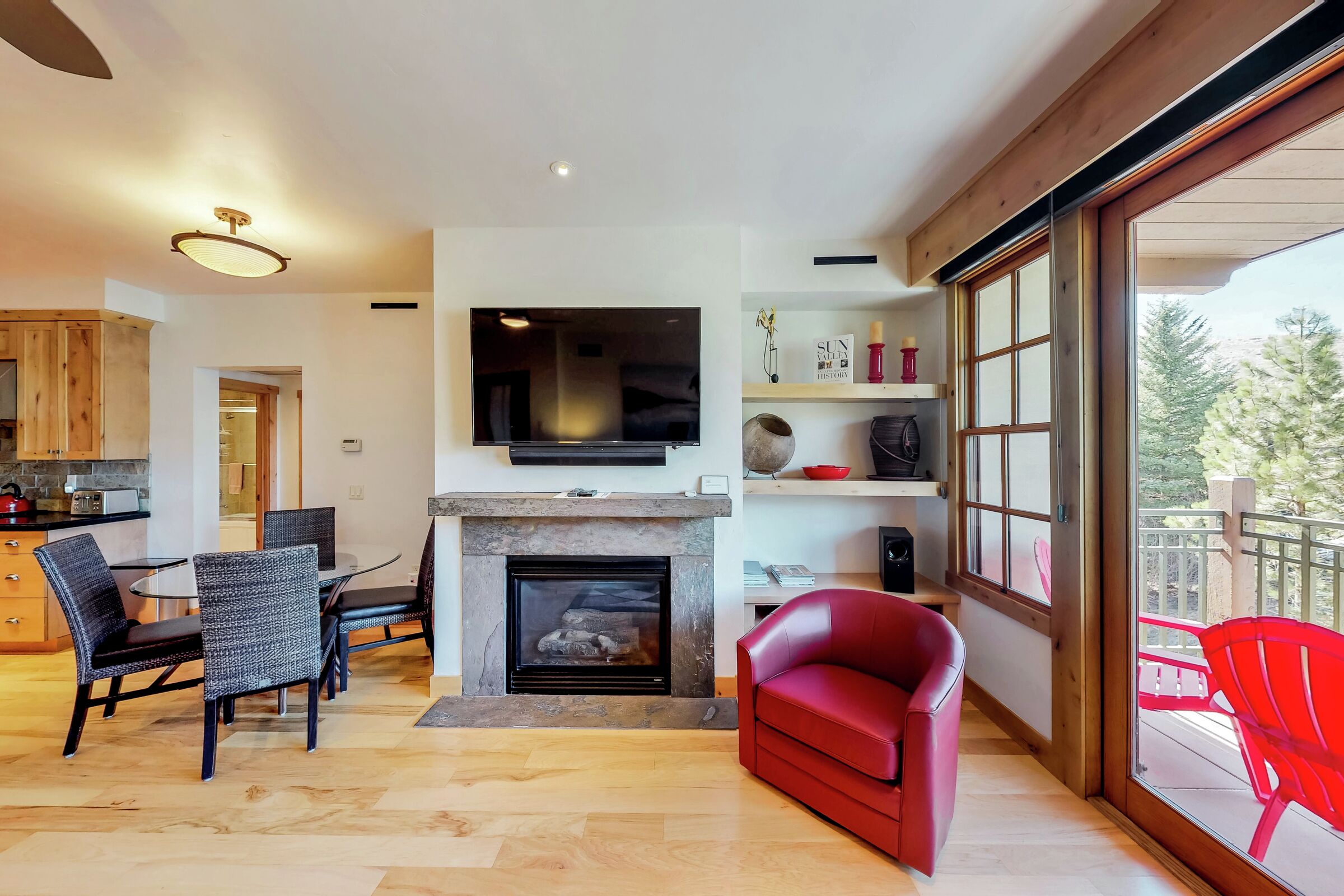 #9 - Elkhorn Springs Getaway - Living Room & Dining Room