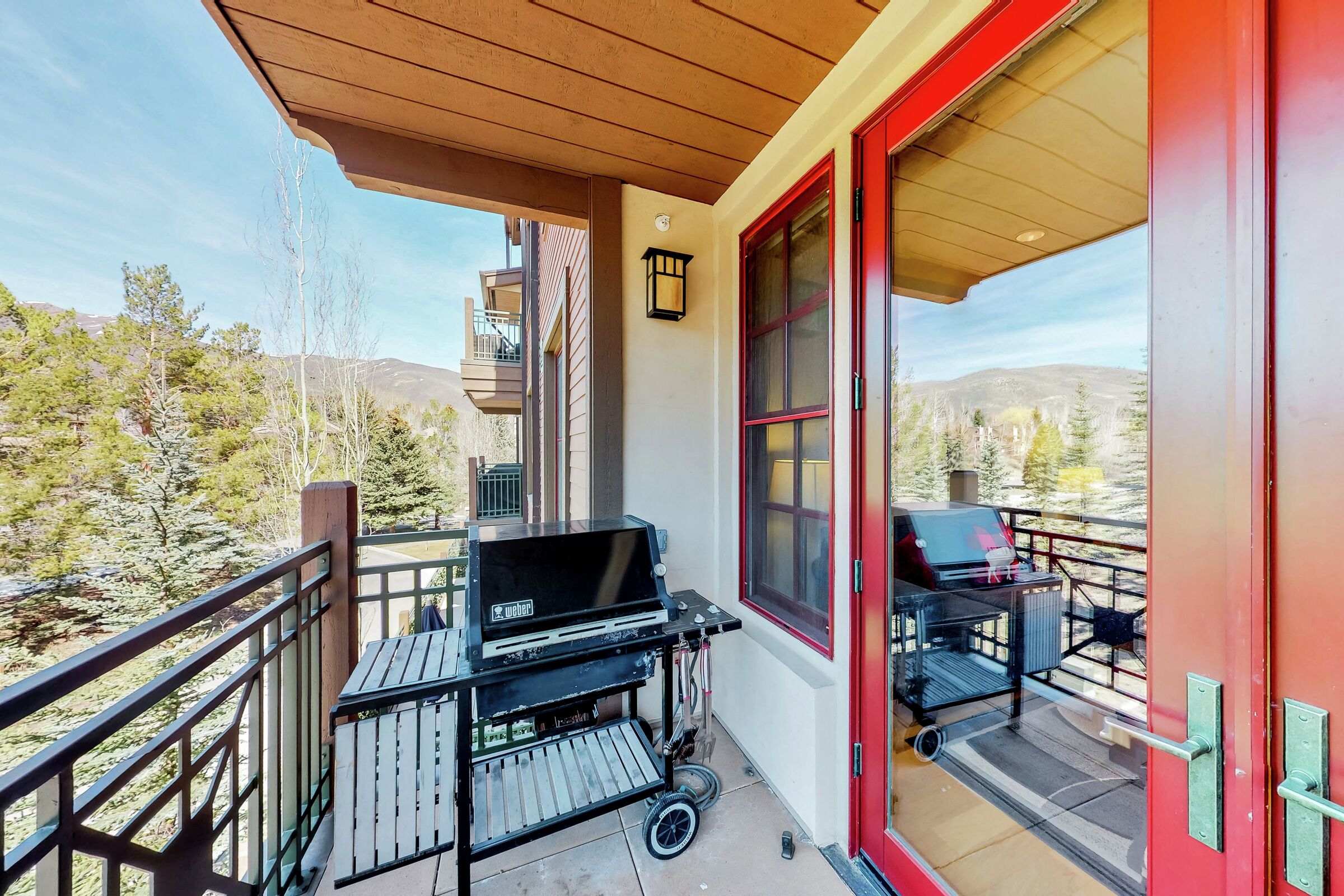 #9 - Elkhorn Springs Getaway - Balcony with BBQ