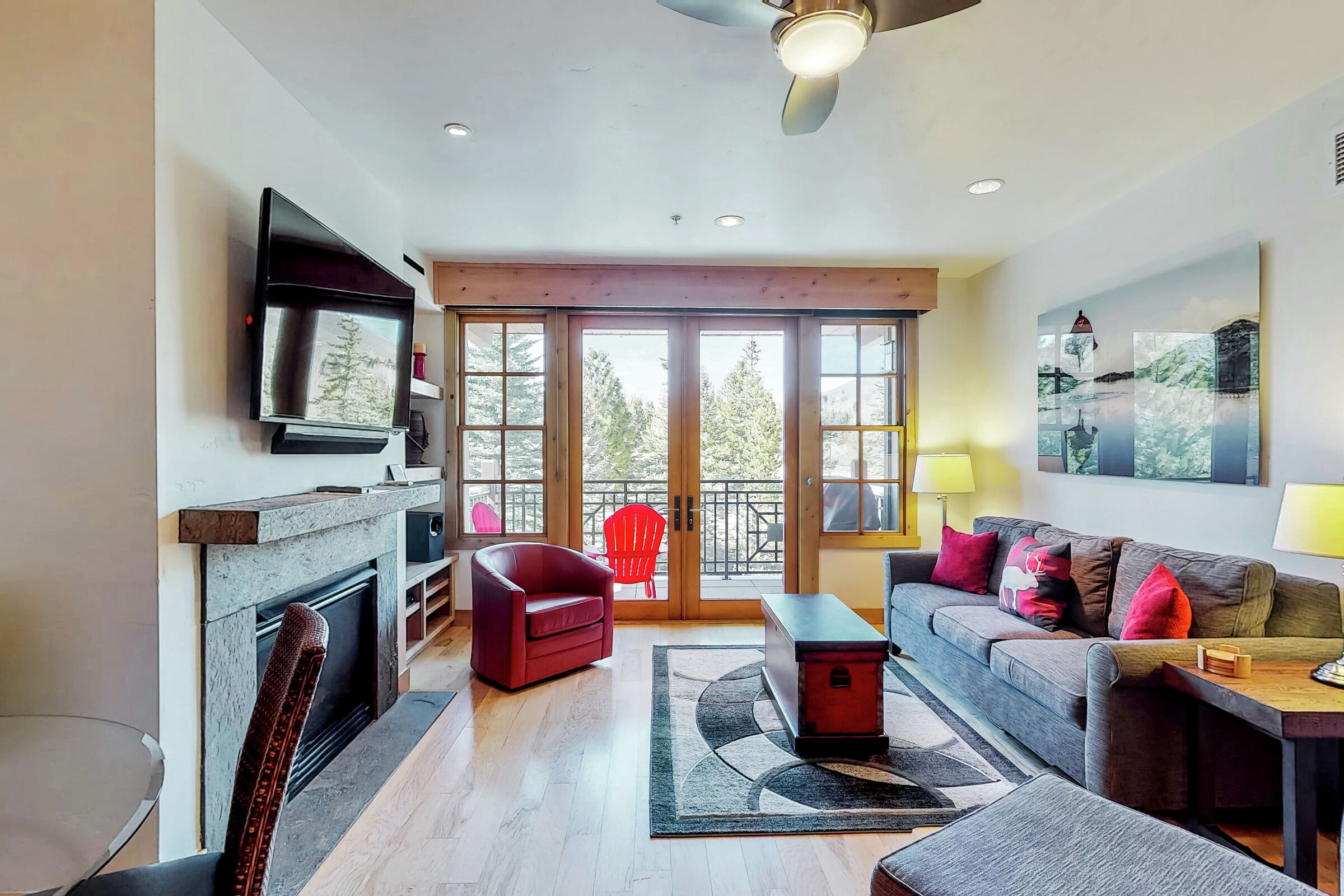 #9 - Elkhorn Springs Getaway - Living Room