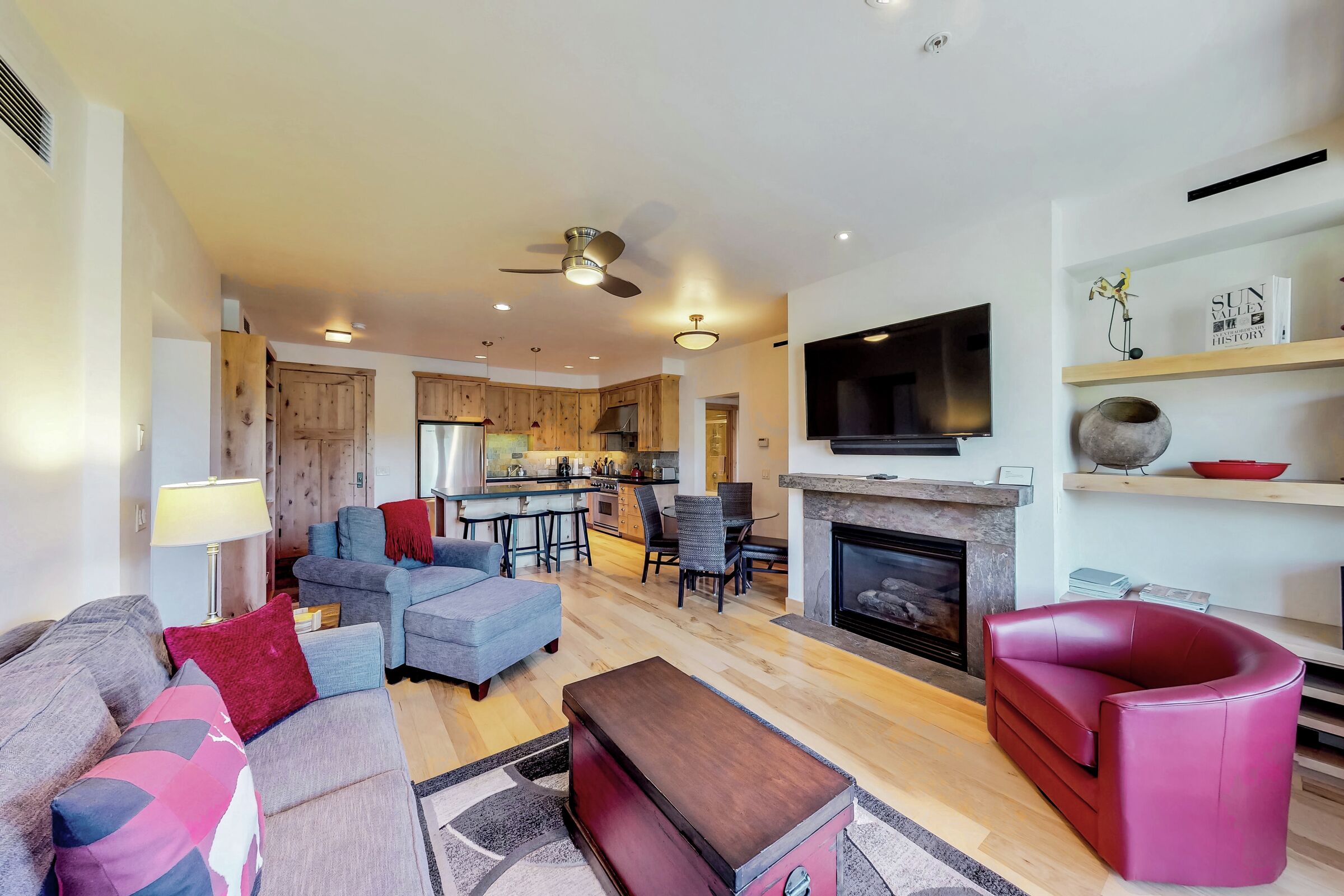 #9 - Elkhorn Springs Getaway - Living Room & Dining Room