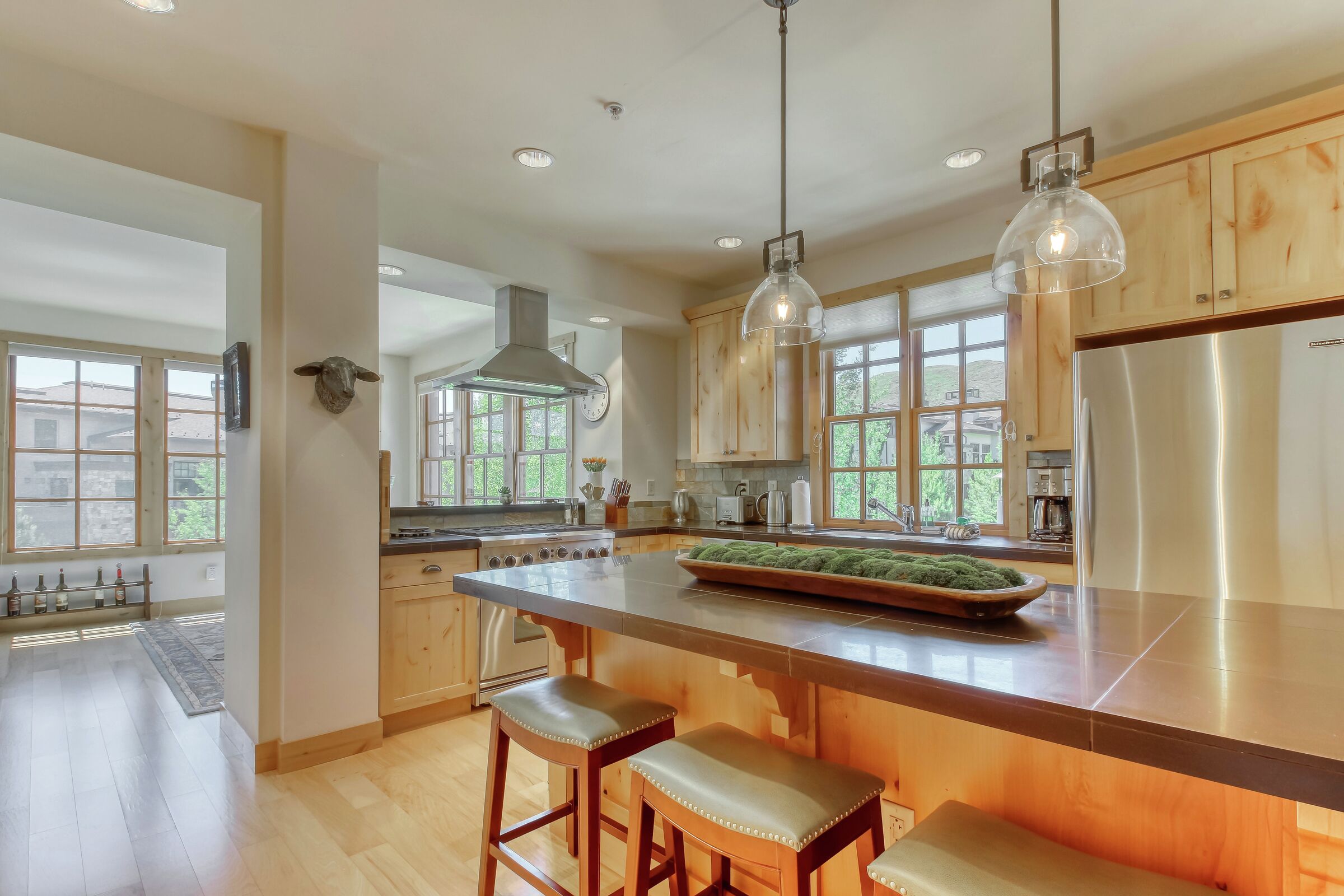 #7 - Sunny Mountain Views - Kitchen
