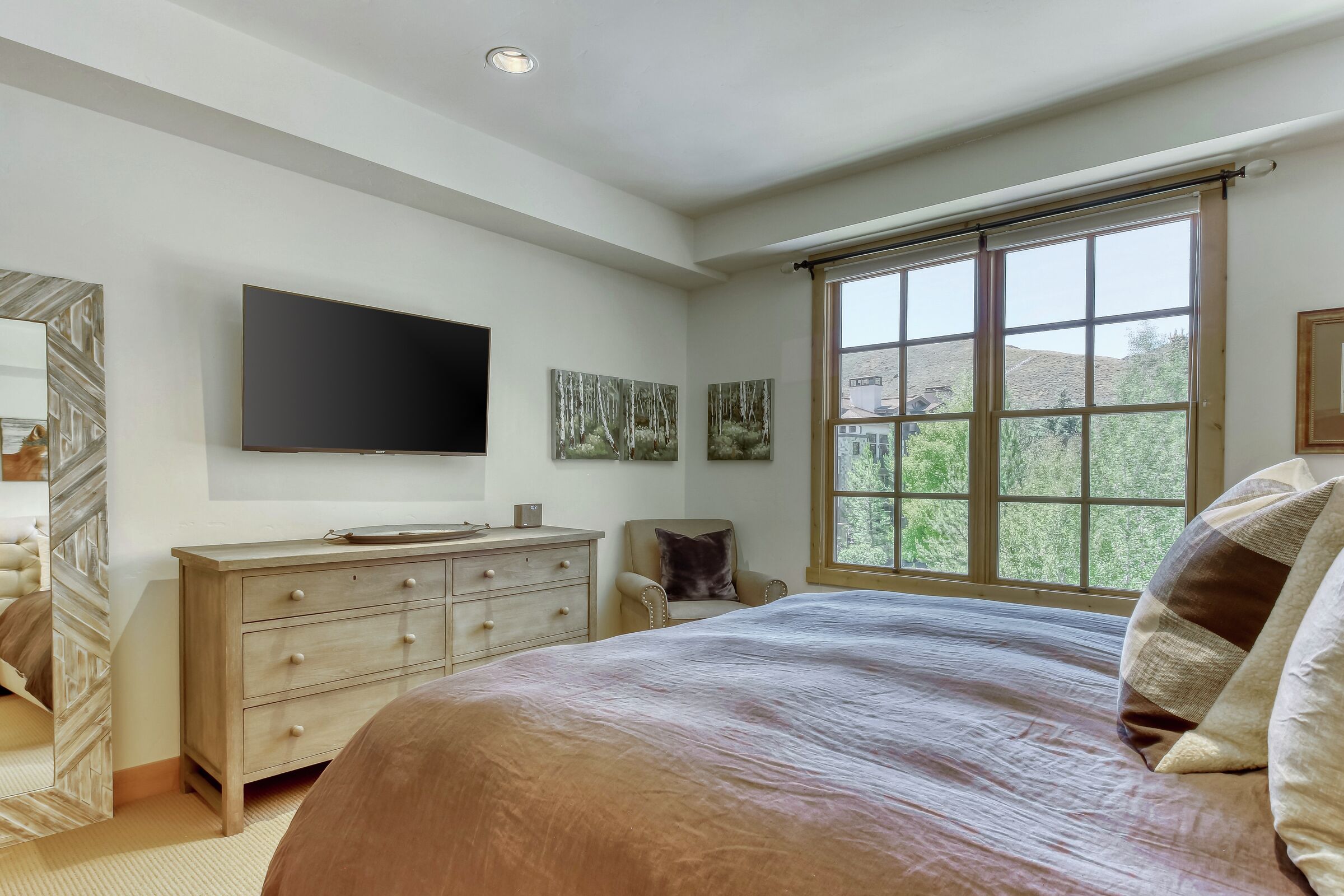 #7 - Sunny Mountain Views - Bedroom