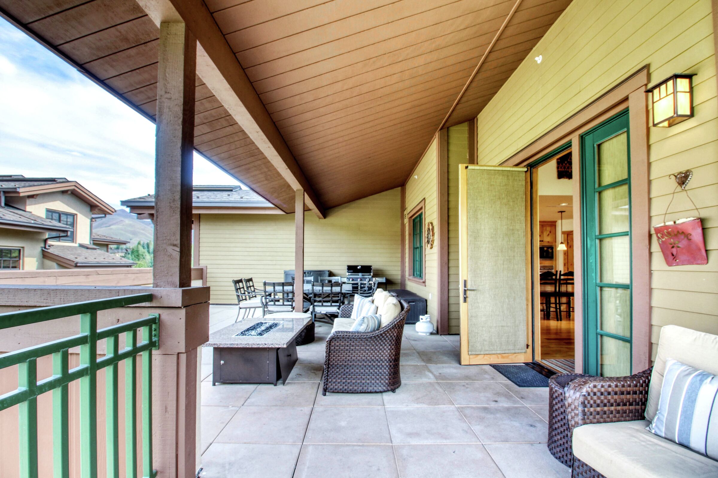#13 - Elkhorn Springs Retreat - Balcony with BBQ