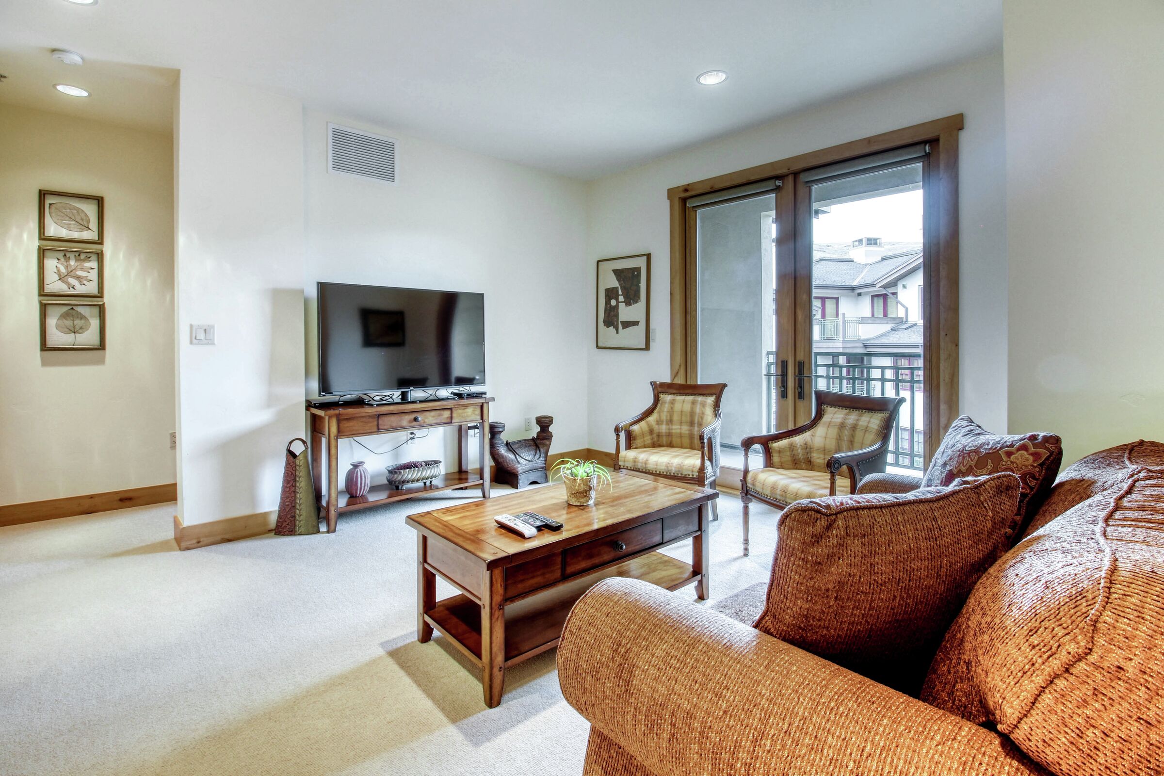 #13 - Elkhorn Springs Retreat - Living Room