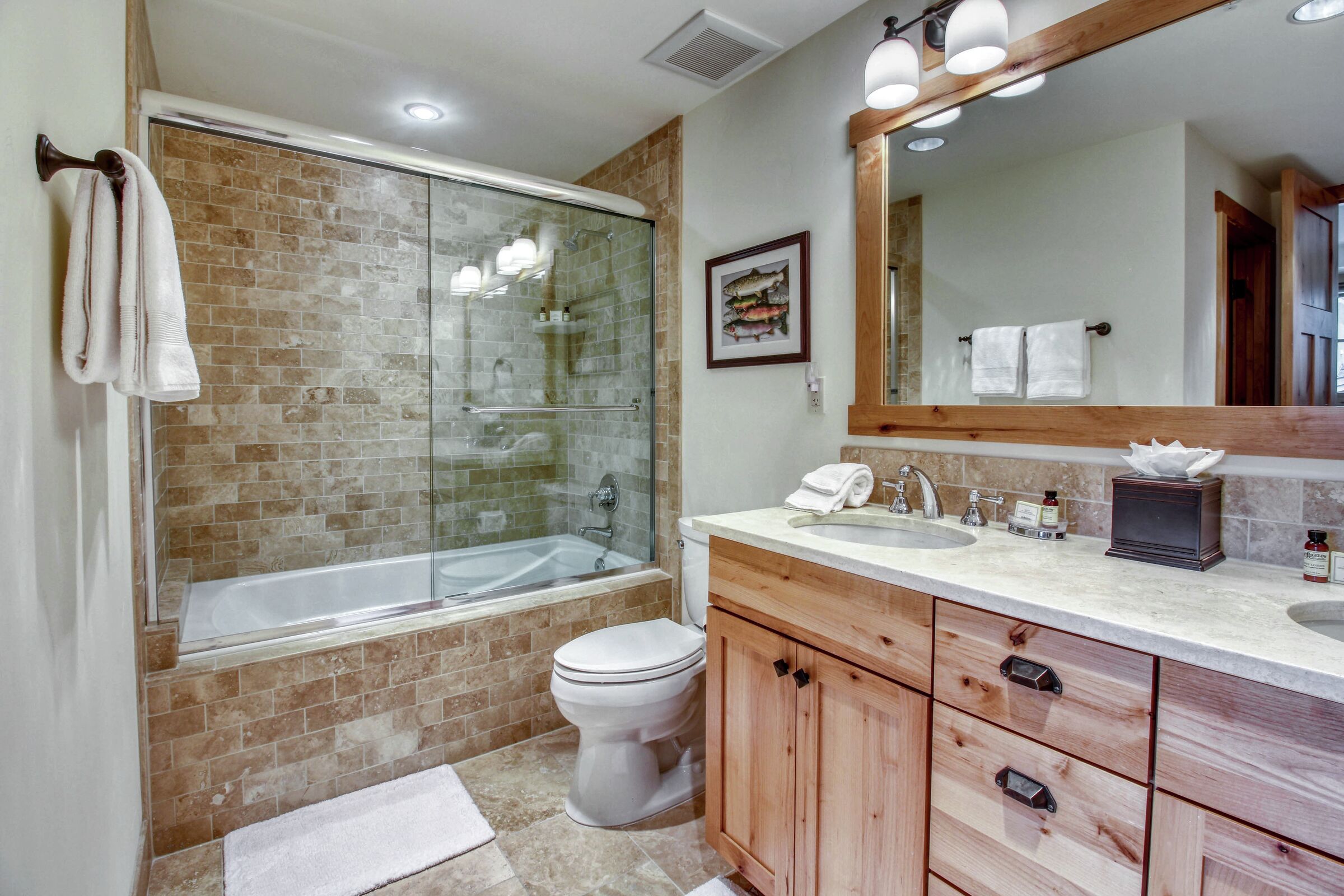 #13 - Elkhorn Springs Retreat - Bathroom