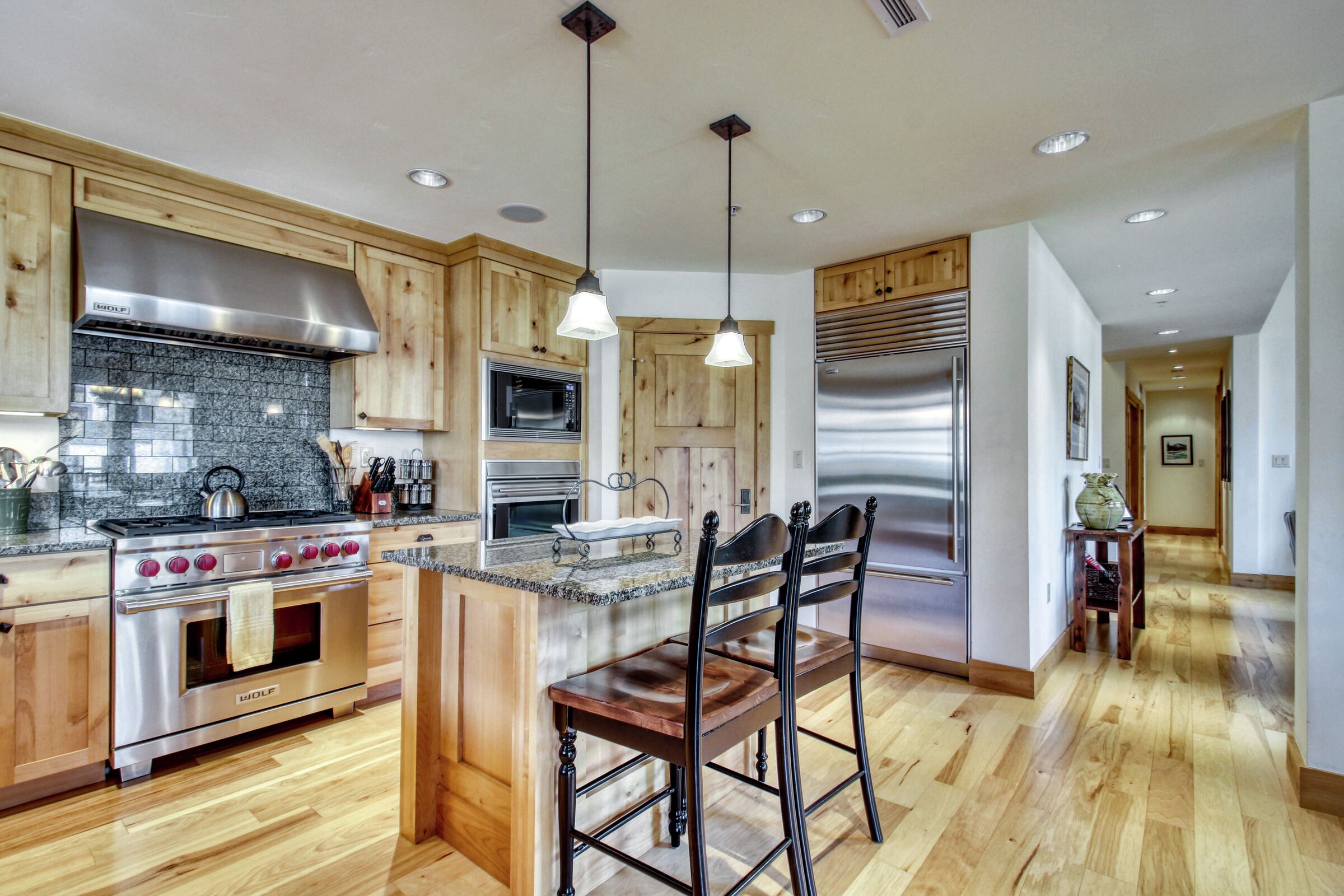 #13 - Elkhorn Springs Retreat - Kitchen