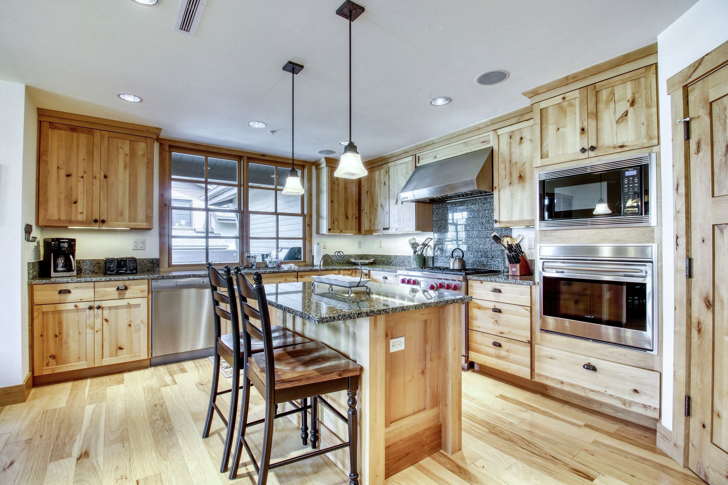 #13 - Elkhorn Springs Retreat - Kitchen