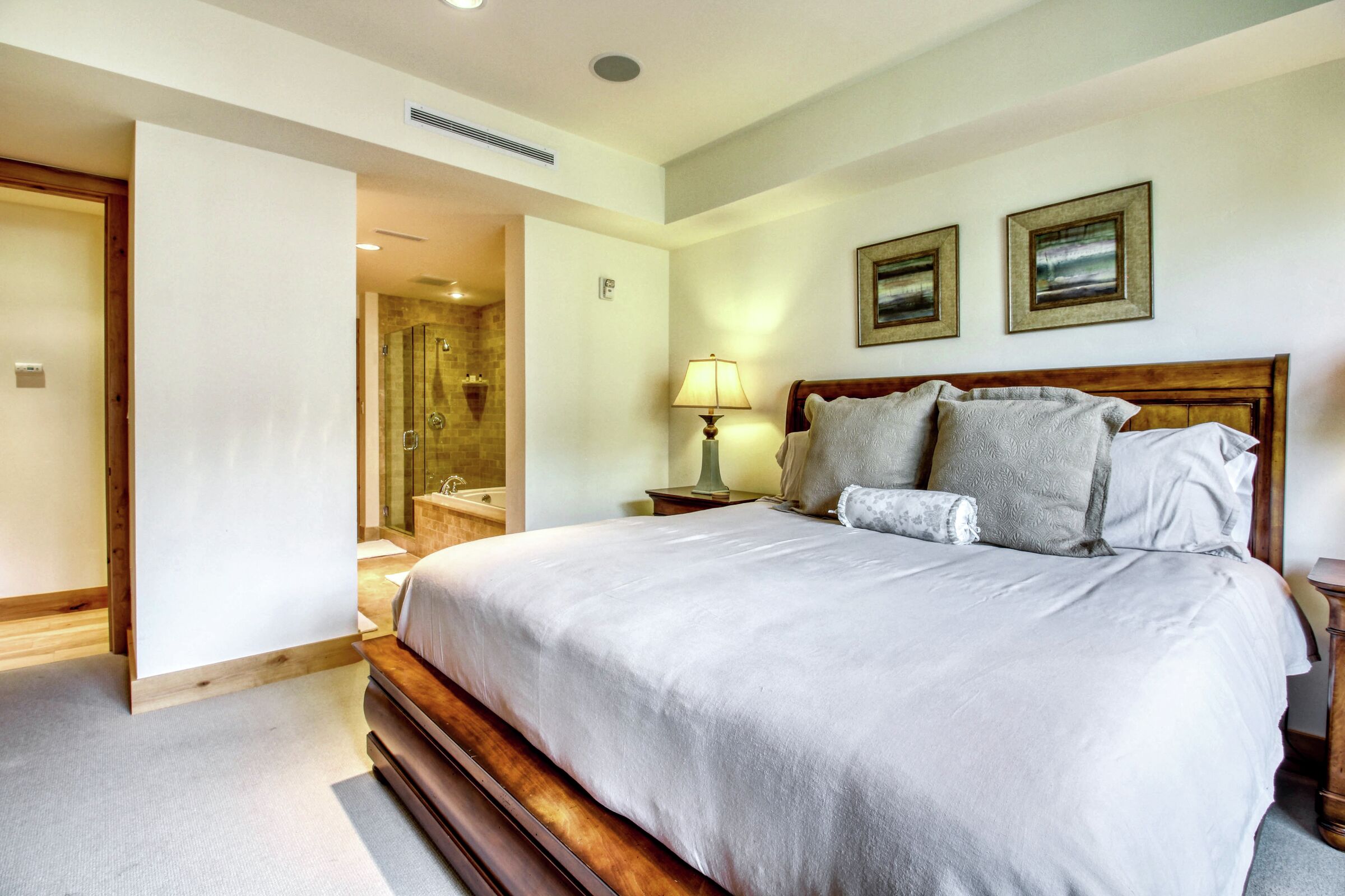 #13 - Elkhorn Springs Retreat - Bedroom