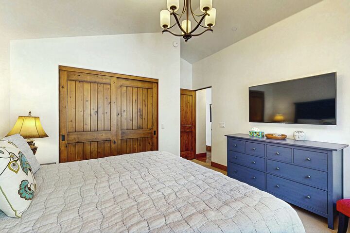 #3E - Luxury Mountain Townhome - Bedroom