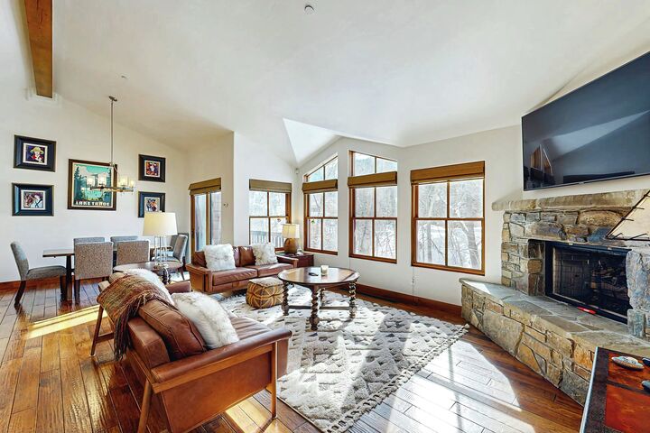 #3E - Luxury Mountain Townhome - Living Area
