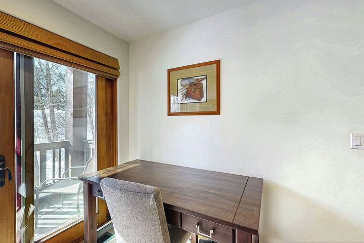 #3E - Luxury Mountain Townhome - Office Area