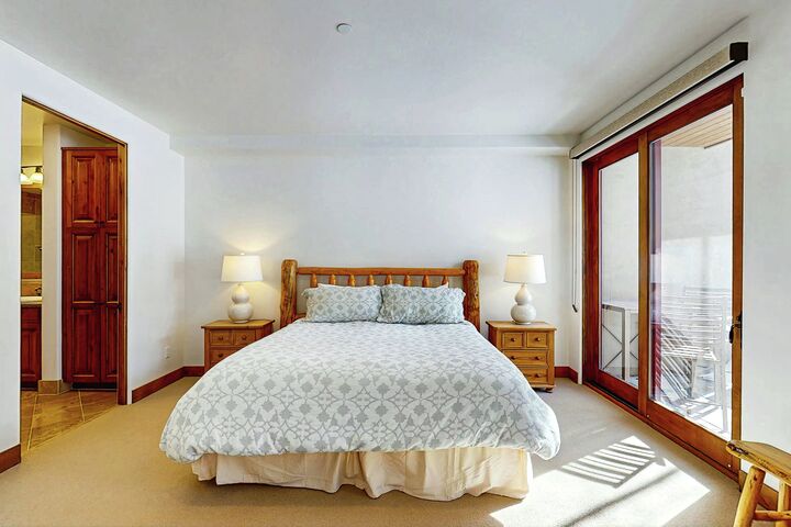 #3E - Luxury Mountain Townhome - Master Bedroom
