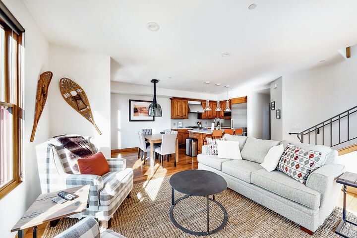 #4C - Trail Creek Views - Living Area