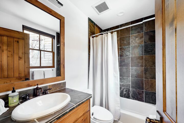 #4C - Trail Creek Views - Bathroom