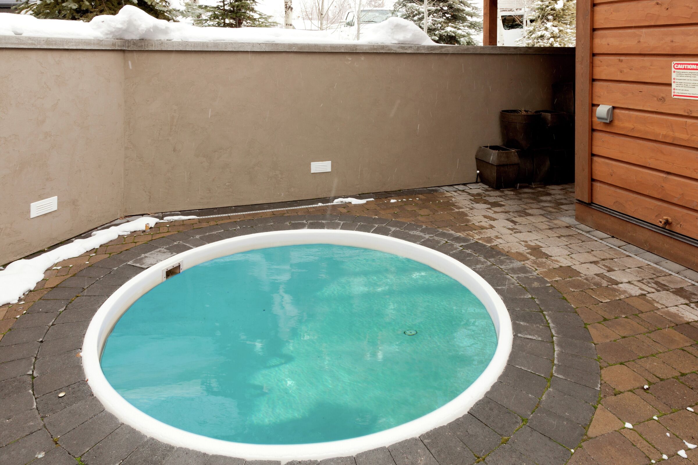 Outdoor Hot Tub