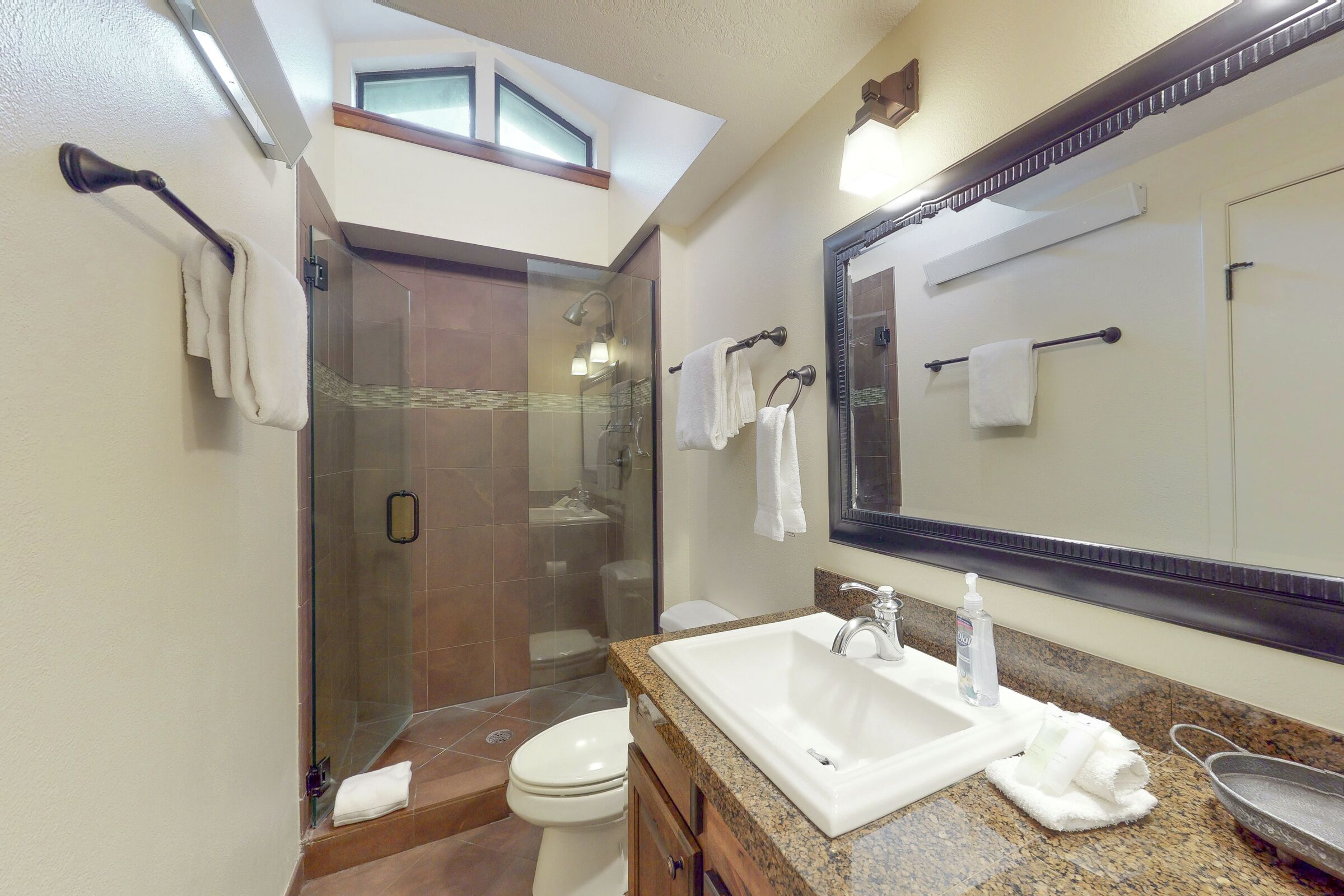 #3642 - Valley Perch - Bathroom